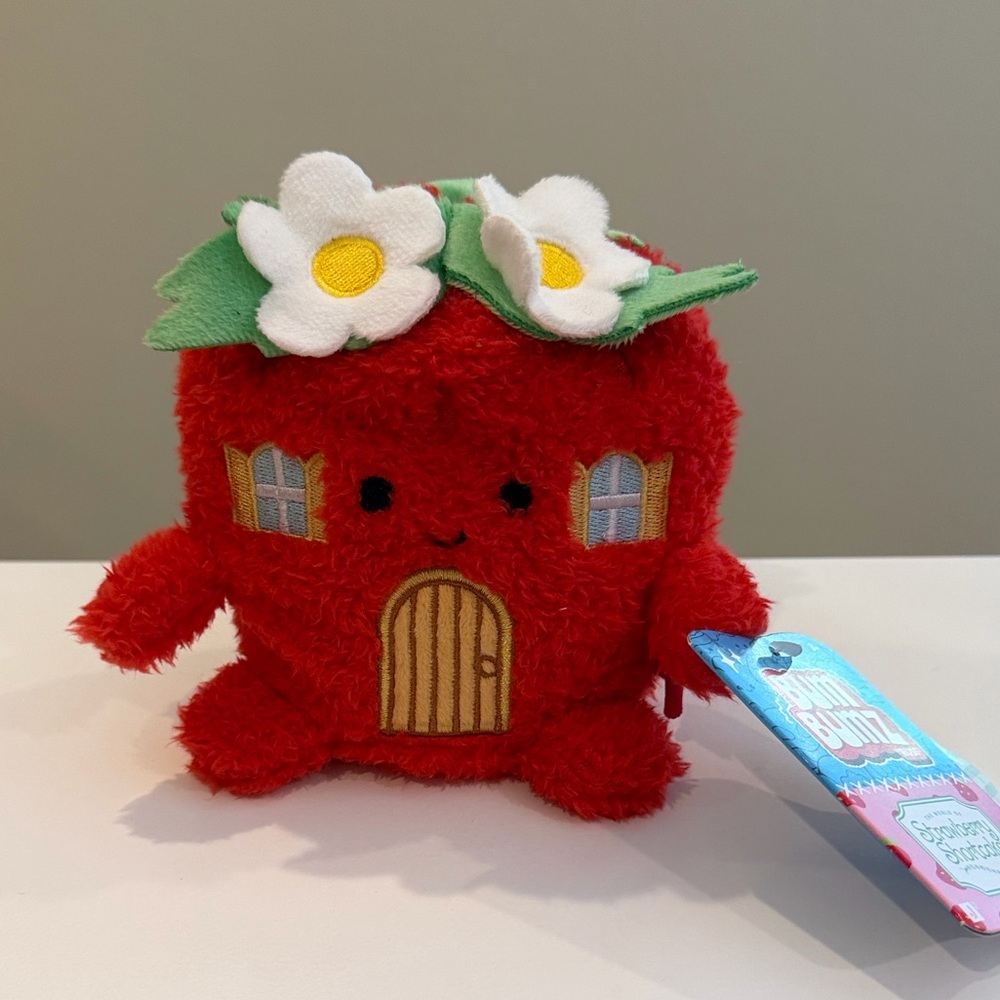 New 4.5” Strawberry House Strawberry Shortcake Bumbumz
